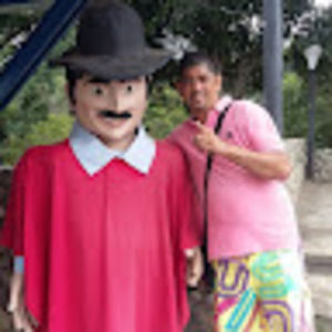 Meet your Posher, George enrique